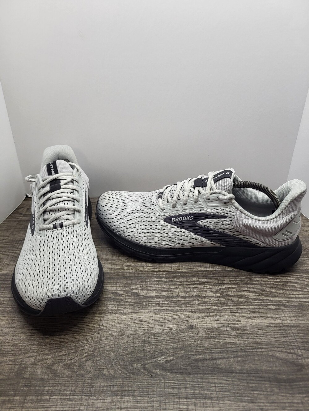 Brooks Anthem 6 Mens Size 12 Gray Black Athletic Running Walking Shoes Sneakers
